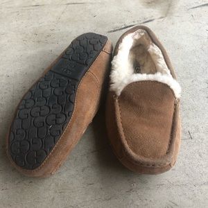 Used UGG kids slippers size 4